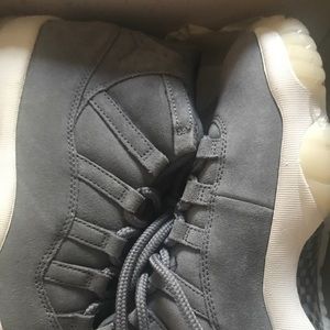 Suede wolf grey 11s